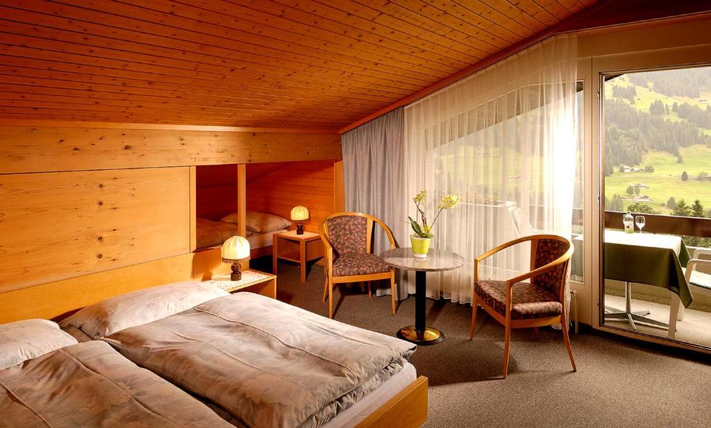 Hotel Crystal Adelboden Bilik gambar